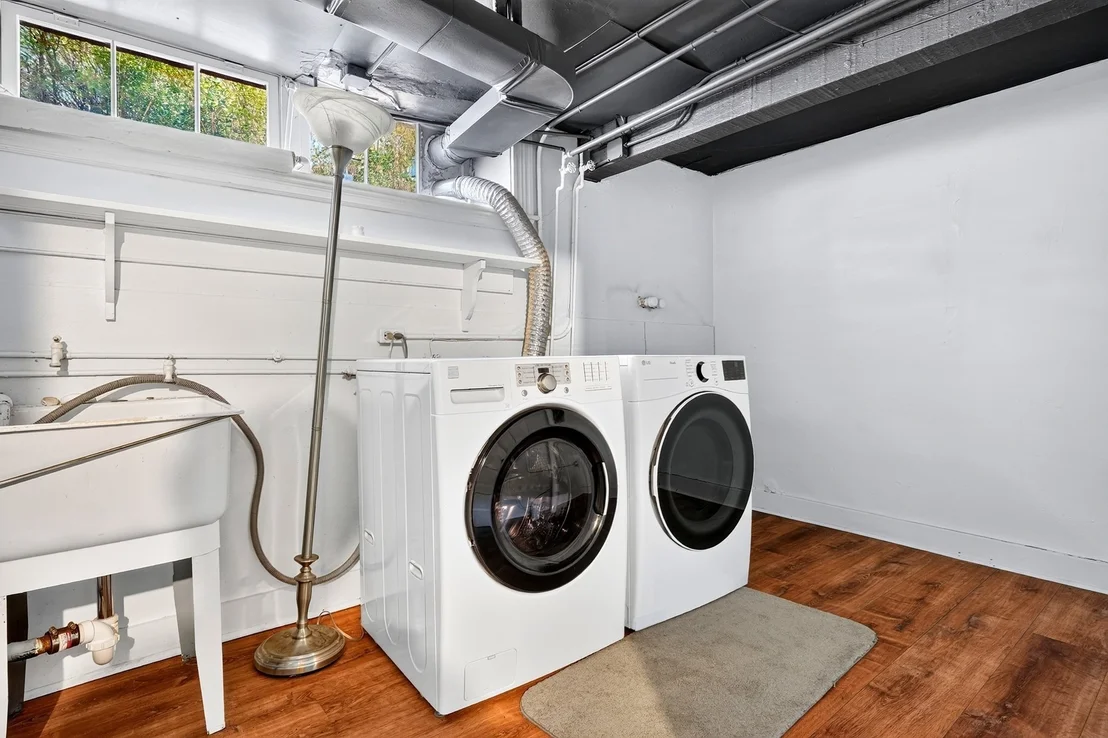 Photo of 127 Commonwealth Ave