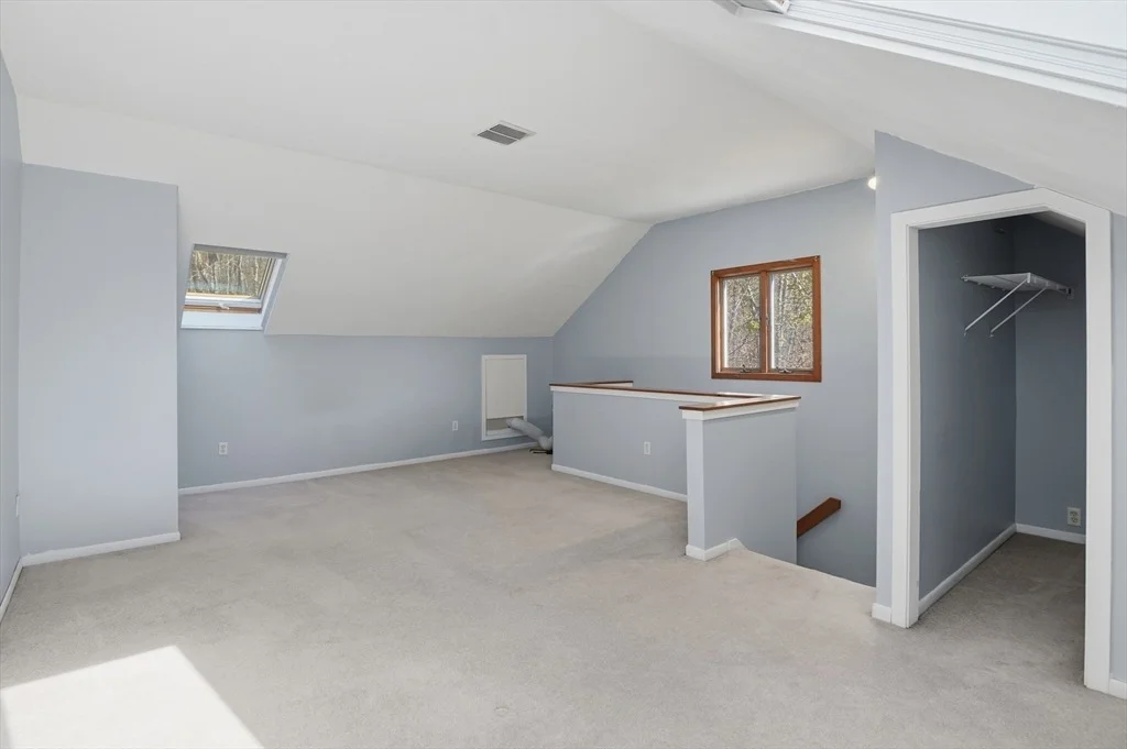 Photo of Unit 701 at 31 Blithewood Avenue