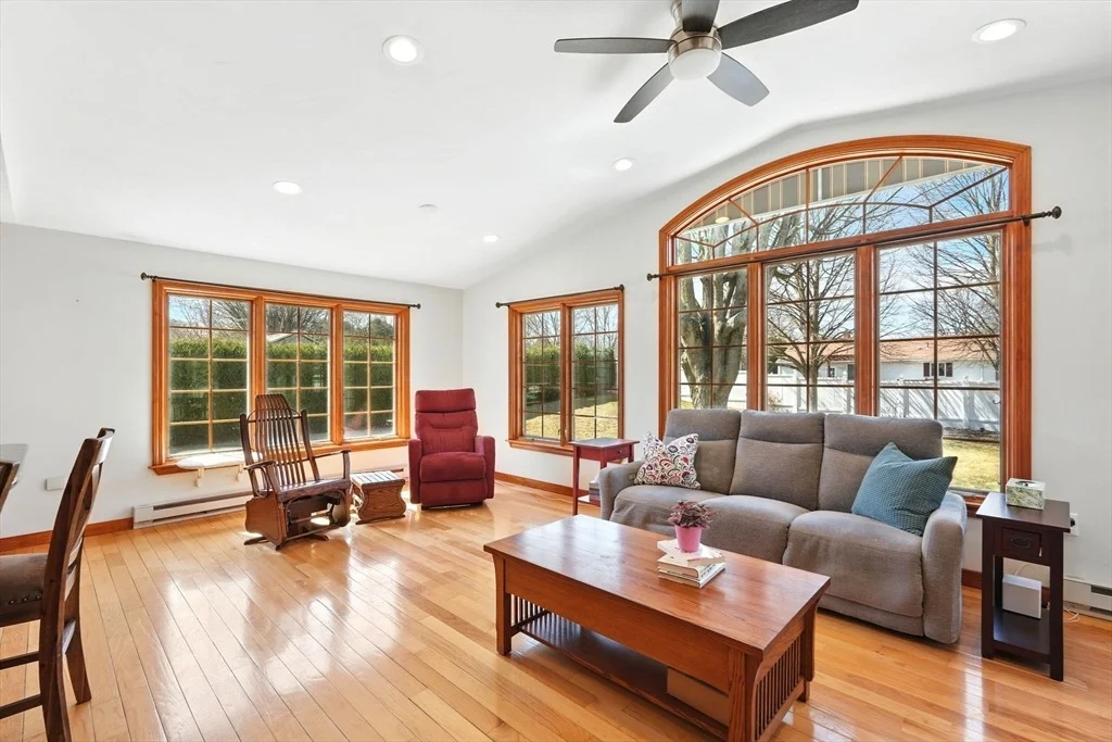 Photo of 319 Casey Dr