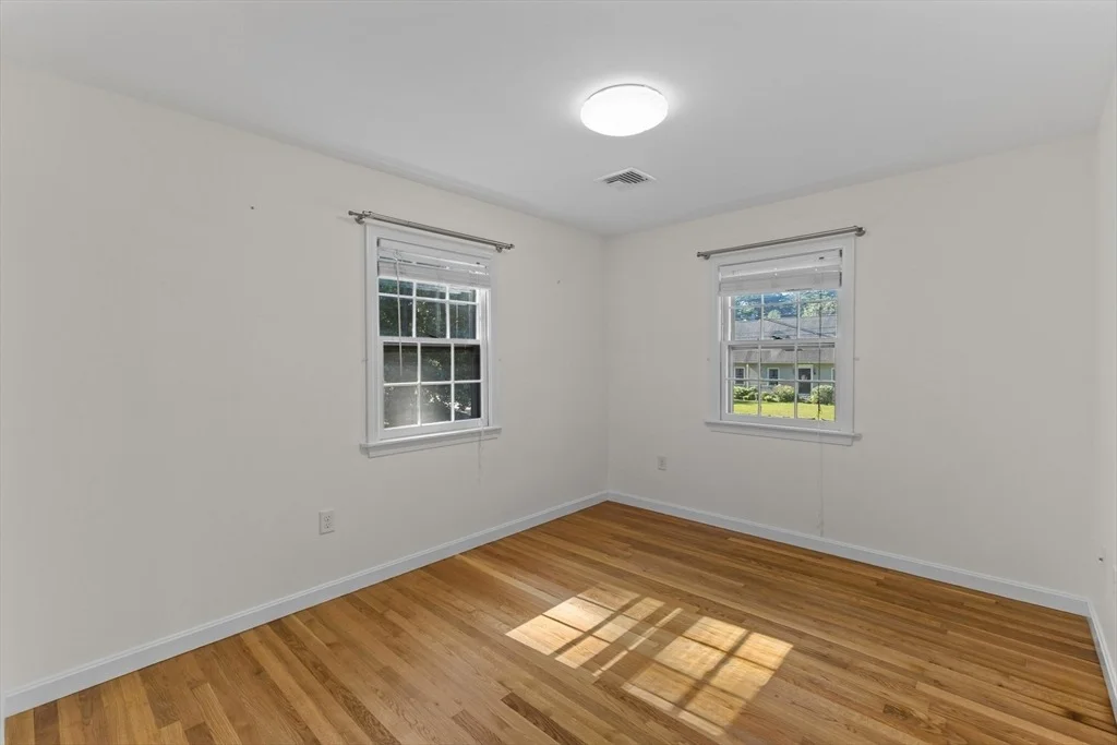 Photo of 627 Main St