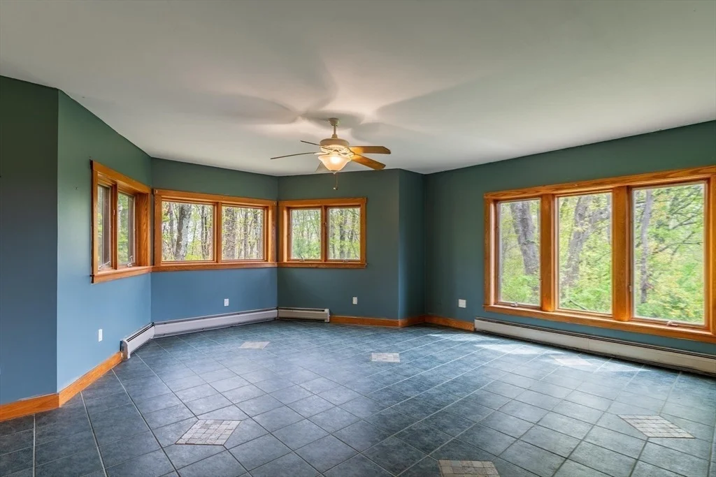Photo of 184 West Rd