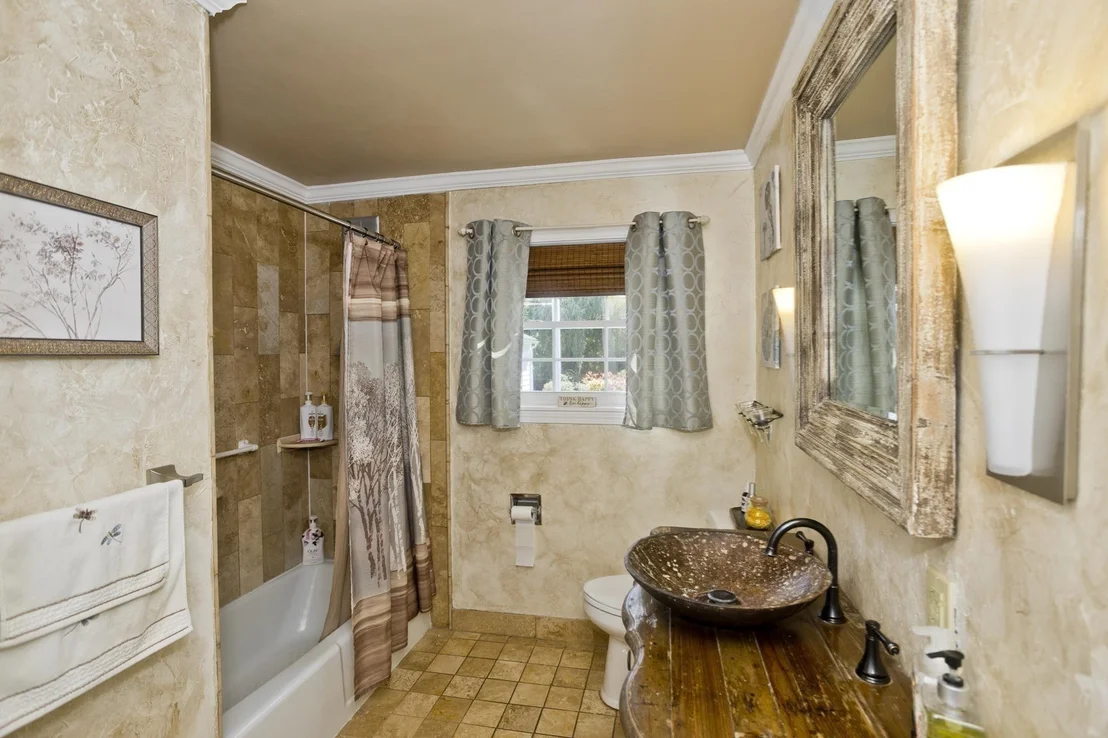 Photo of 65 Beauchamp Terr.