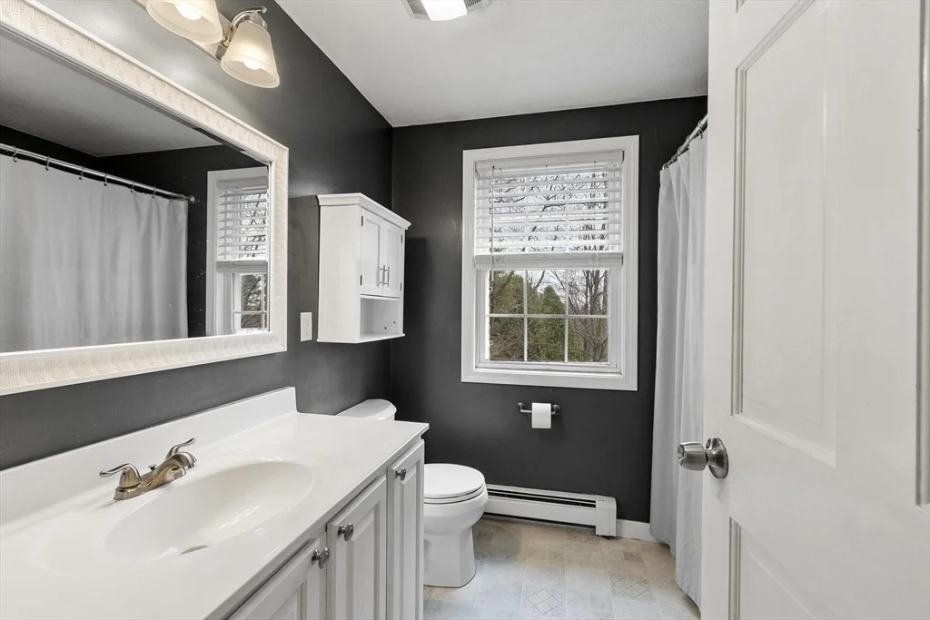 Photo of 19 Fieldstone Dr