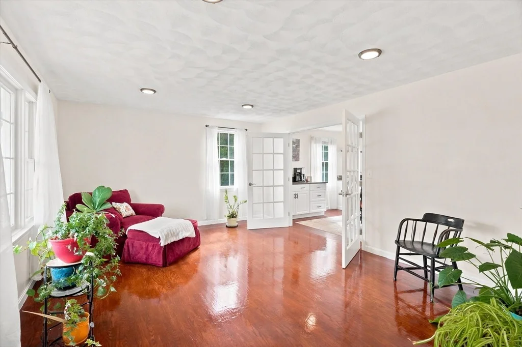 Photo of 33 Fairway Dr