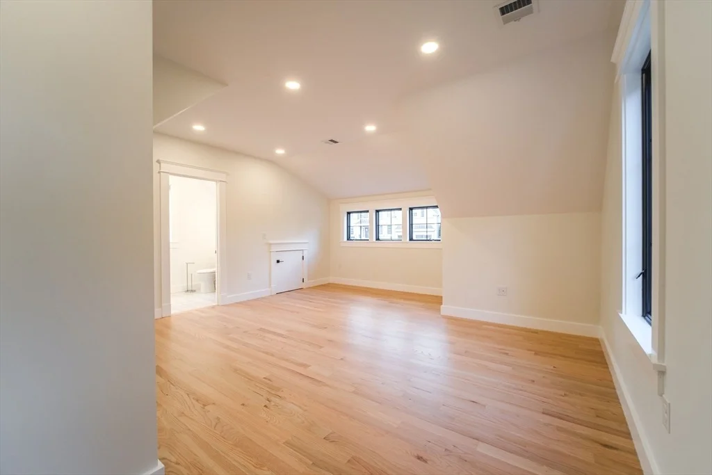 Photo of 6 Newbury Park