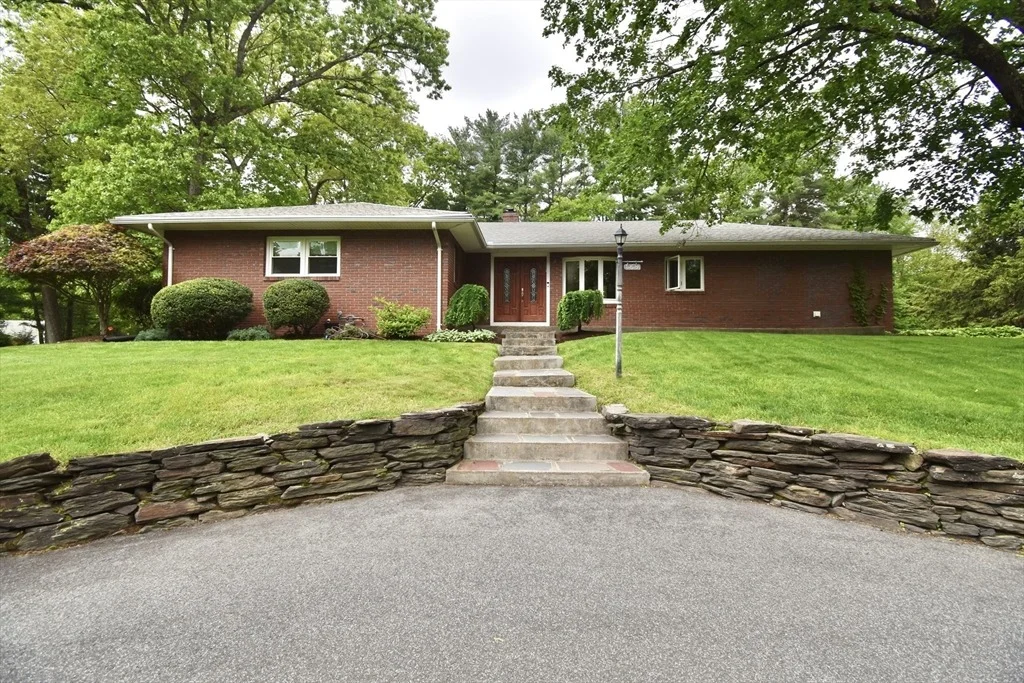 Photo of 166 Primrose Dr