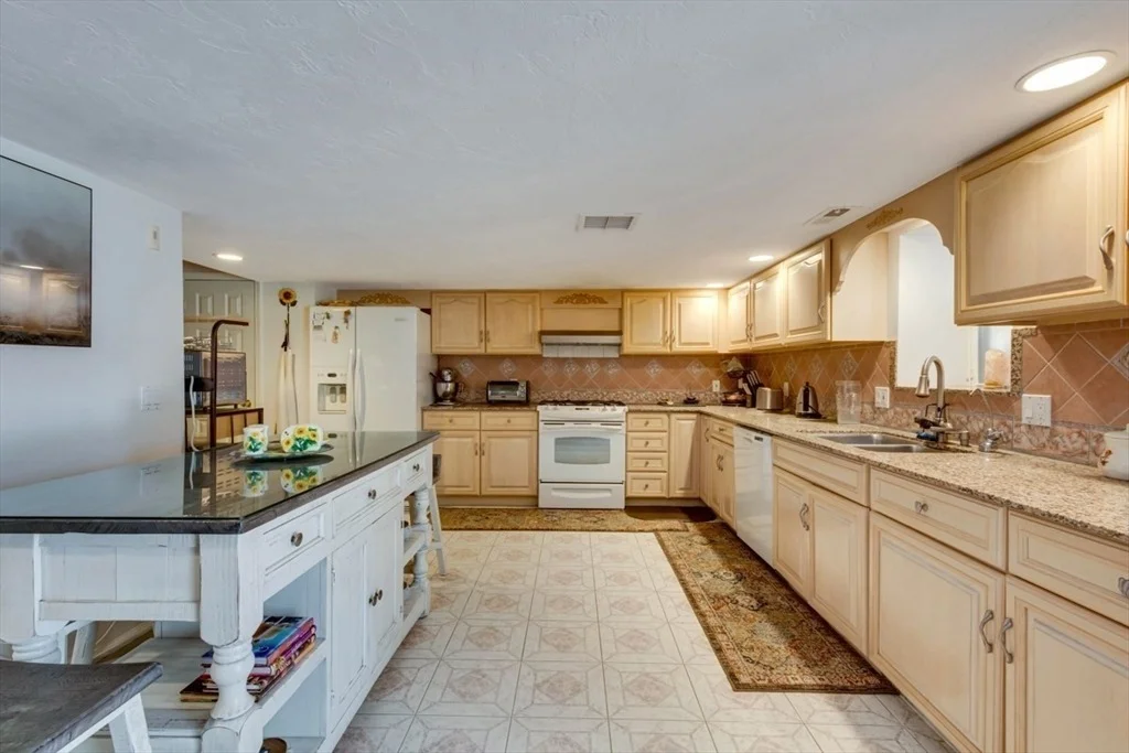 Photo of 22 Robert Rd