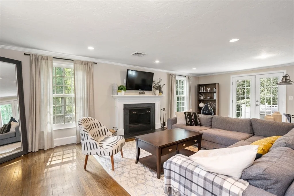 Photo of 18 Hearthstone Cir