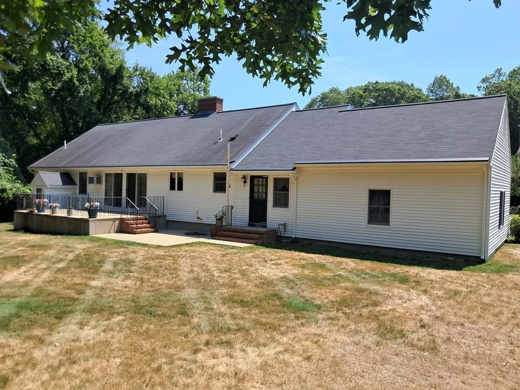Photo of 5 College Pond Dr