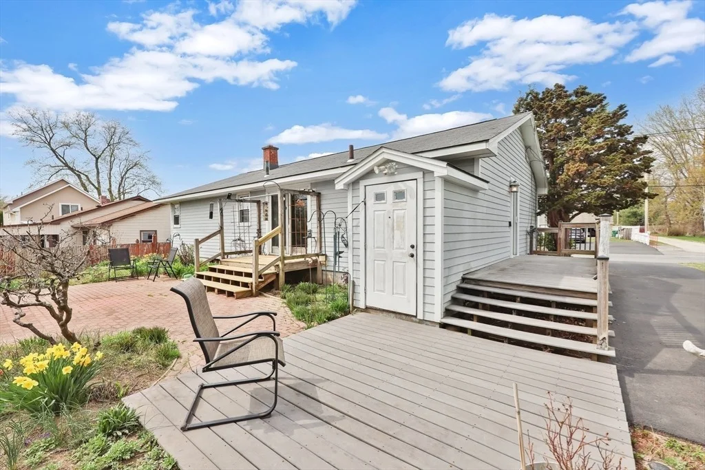 Photo of 153 Clarendon Ave.