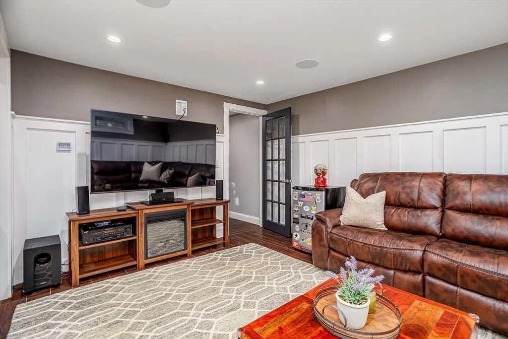 Photo of 238 Mill St Ext