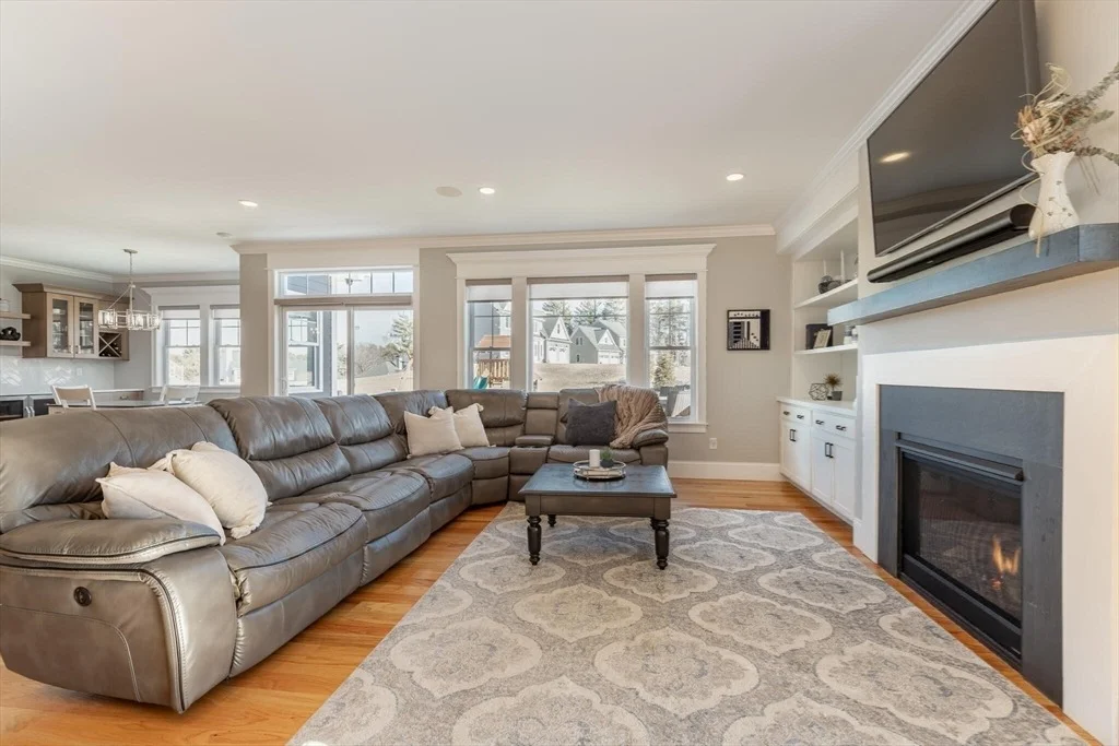 Photo of 10 Rochambeau Ave