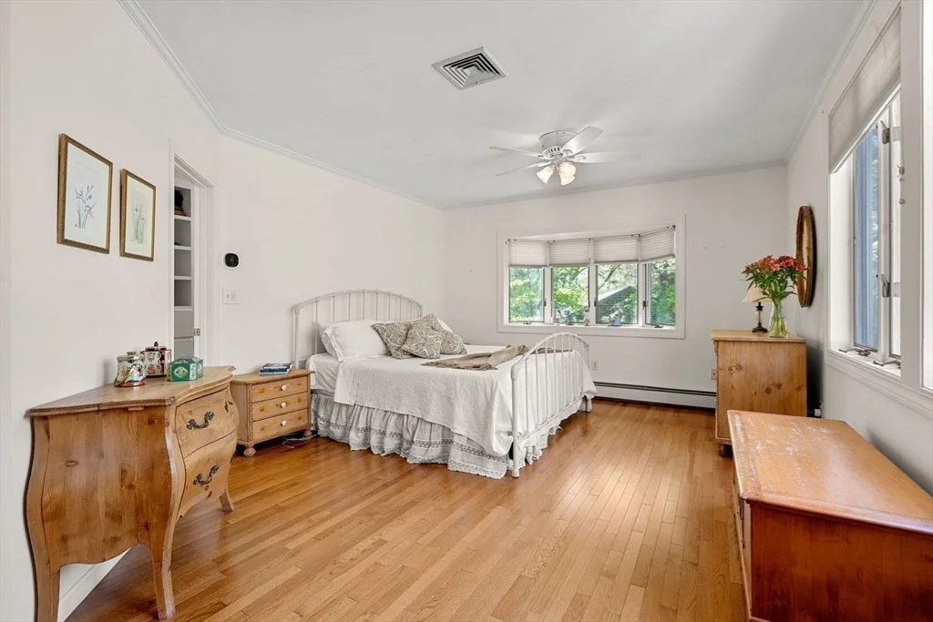 Photo of 4 Crestwood