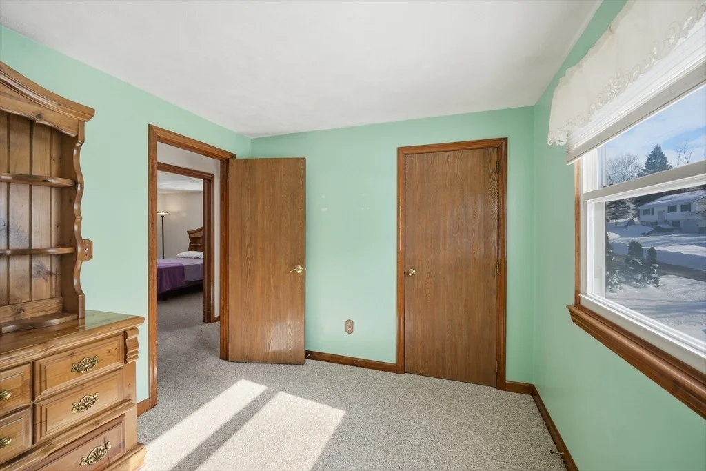 Photo of 69 Johansen Dr