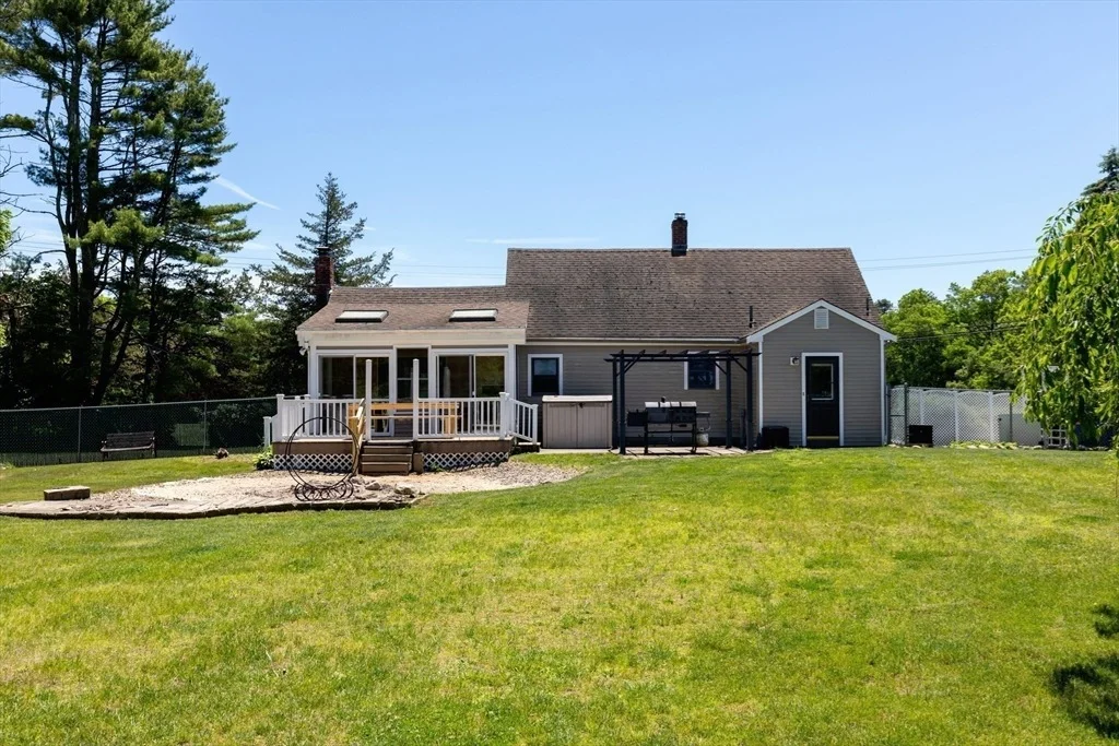 Photo of 189 Blackmore Pond Rd