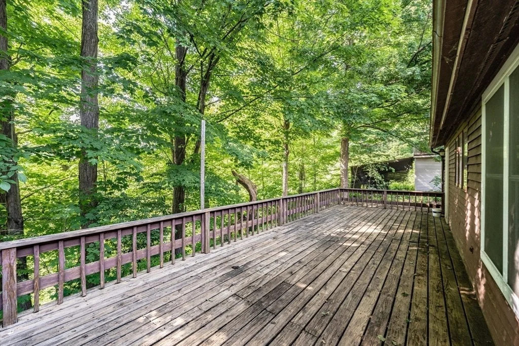 Photo of 499 Hadley Rd