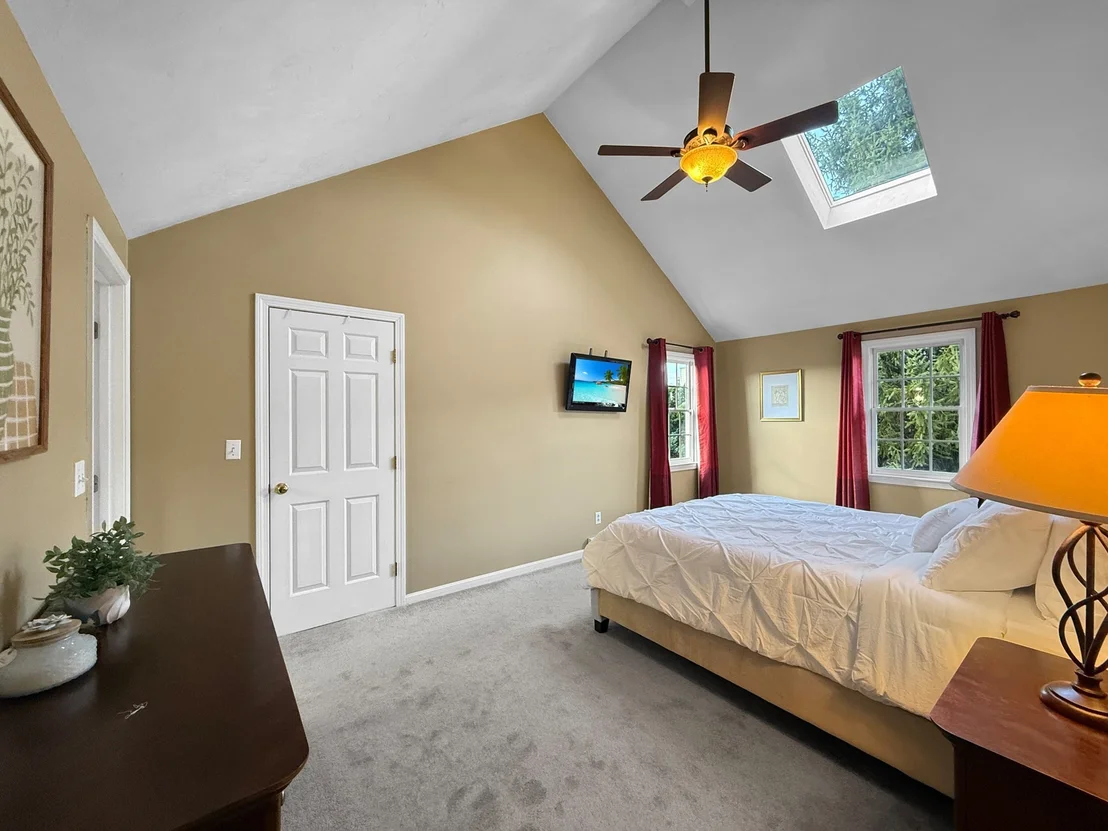 Photo of 5 Swan Cir