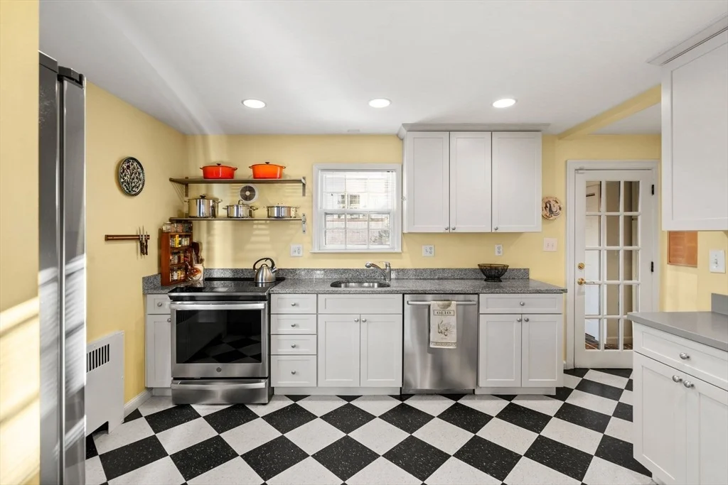 Photo of 55 Thompson Lane