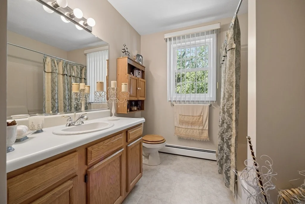 Photo of 1200 Bay St