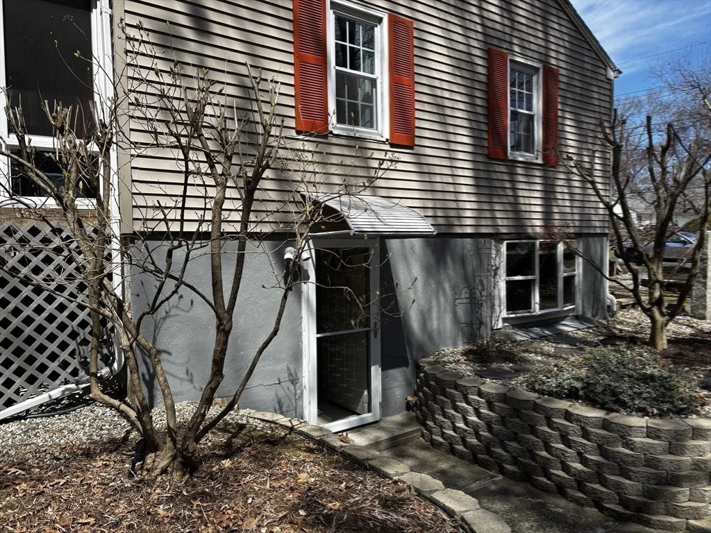 Photo of 96 Clearbrook Dr