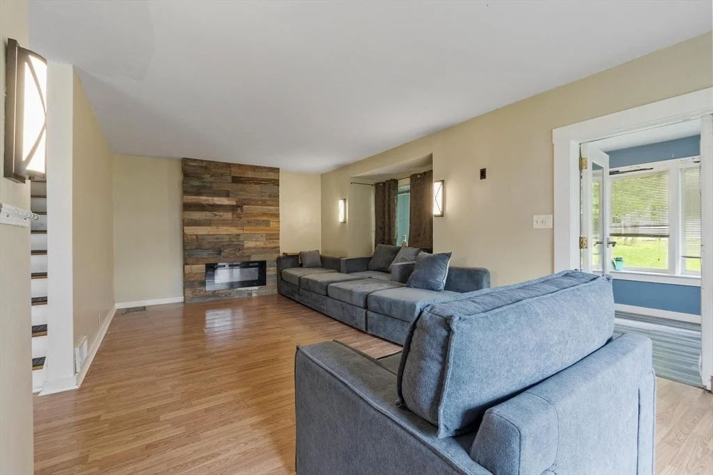 Photo of 101 Starrett Ave