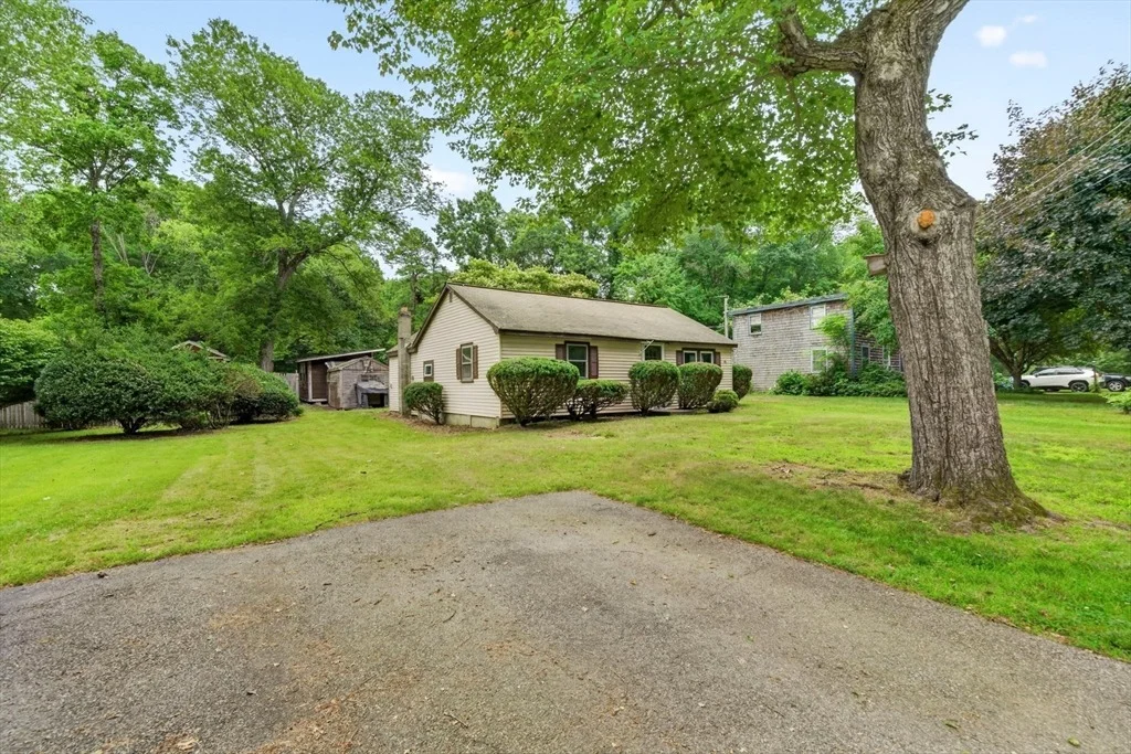 Photo of 42 Cottage Dr