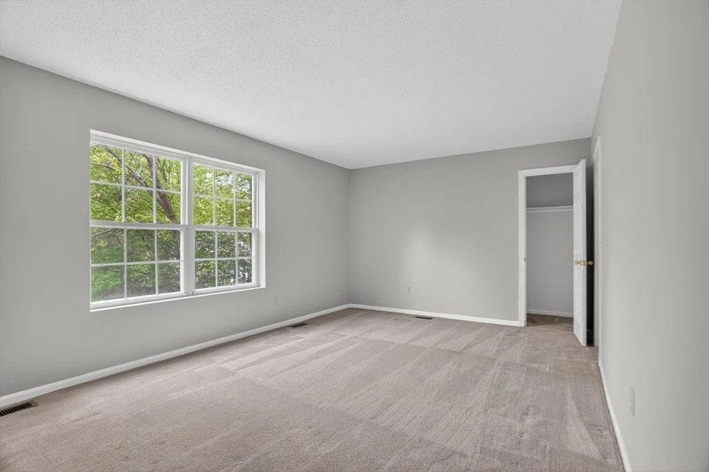 Photo of 9 Grover Ln