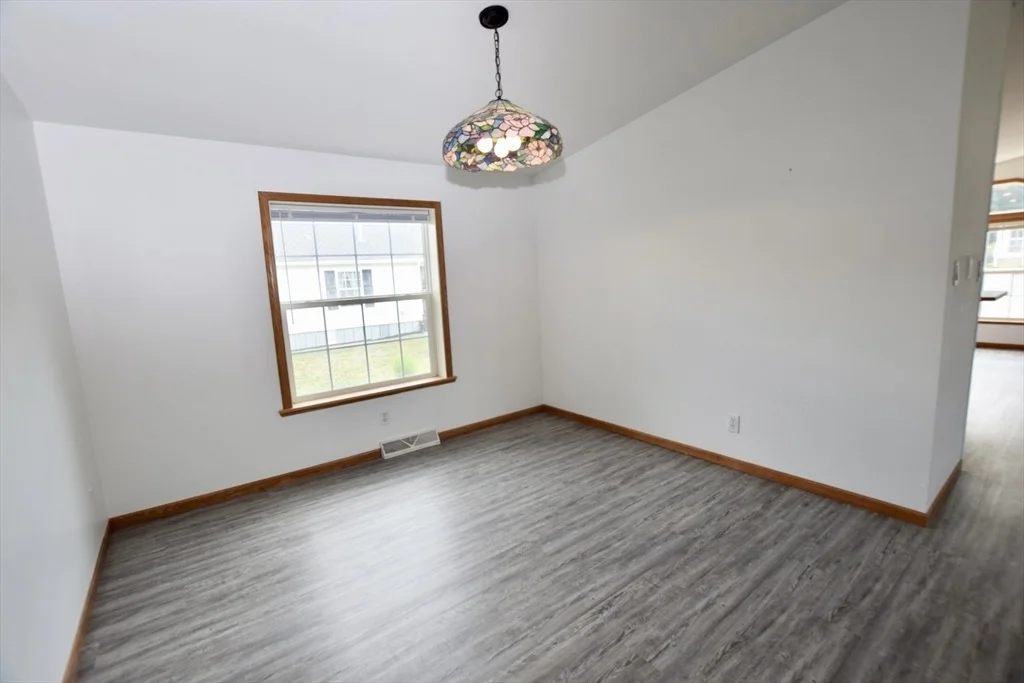 Photo of 29 Lyn Ln.