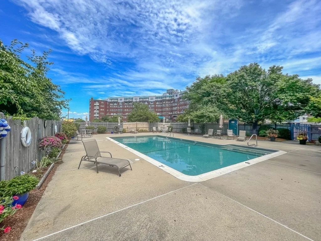 Photo of Unit 513 at 9 Park Ave
