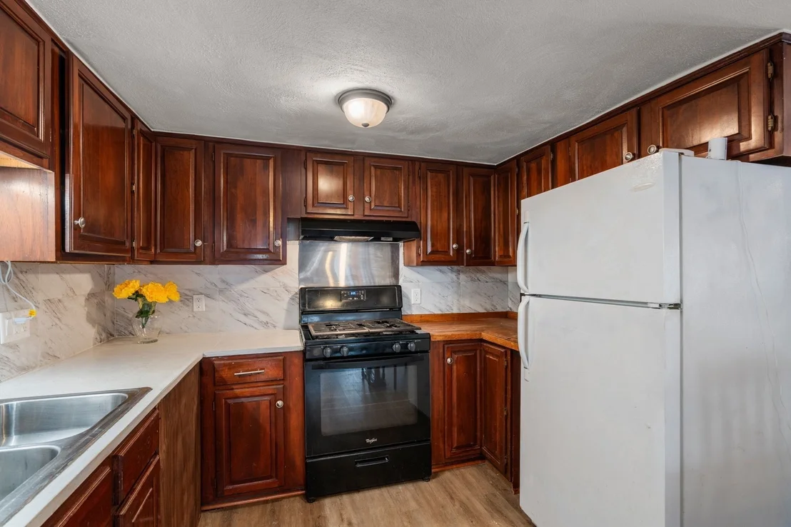 Photo of 33 Plant Rd