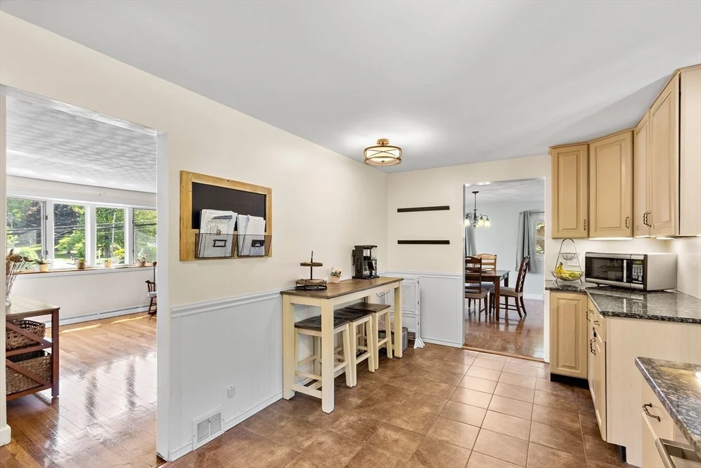 Photo of 472 Coronation Drive