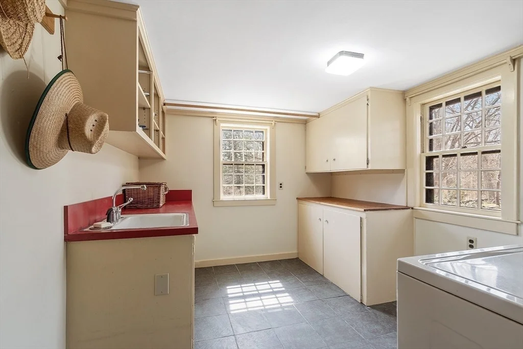 Photo of 320 Lowell Rd