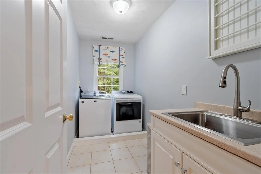 Photo of 33 Nutmeg Ln