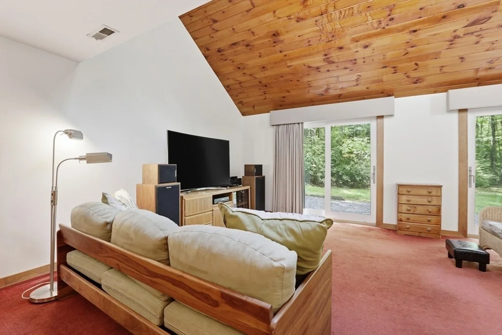 Photo of 39 Hog Hill Road