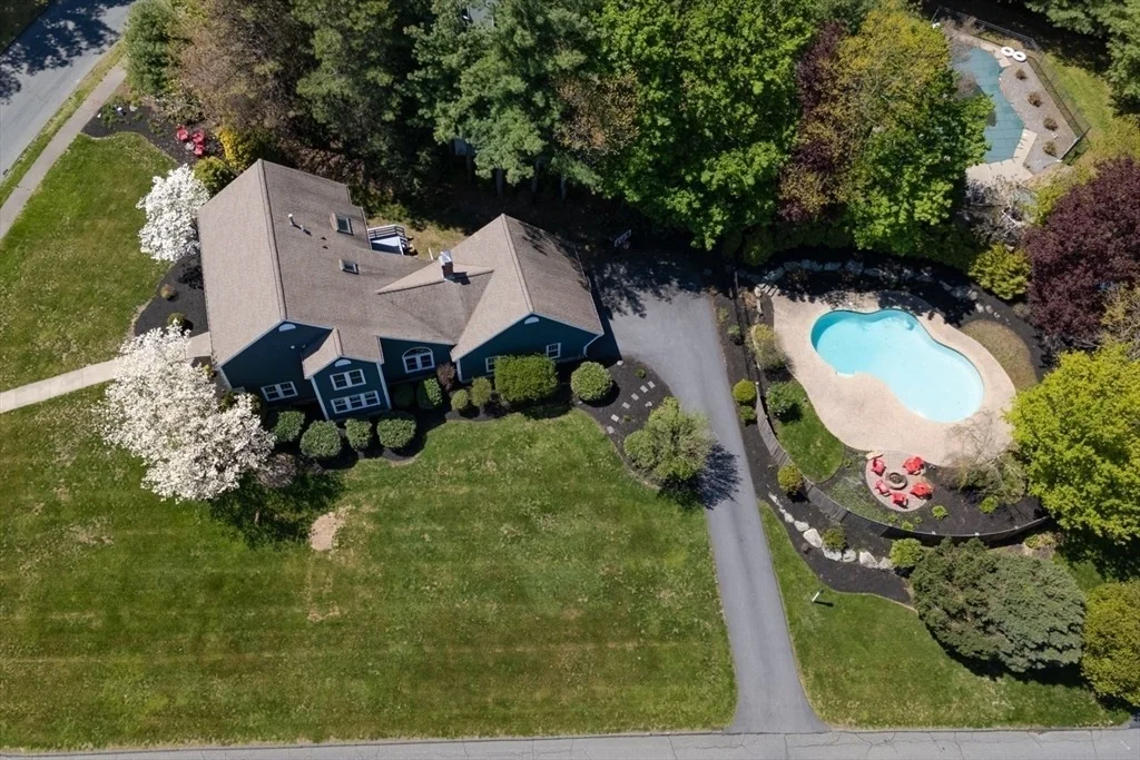 Photo of 215 Rolling Meadow Dr