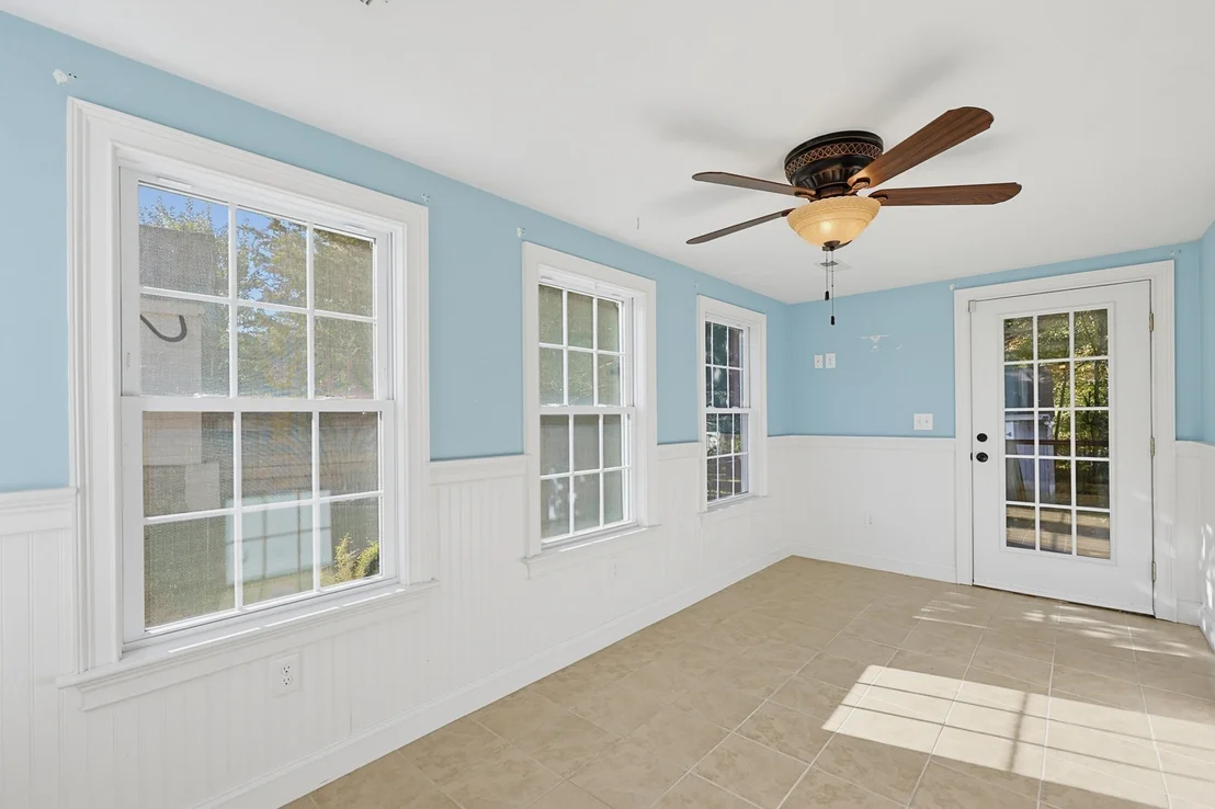 Photo of 116 Lakeshore Dr