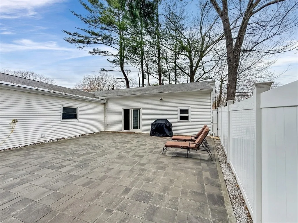 Photo of 126 Beach Rd