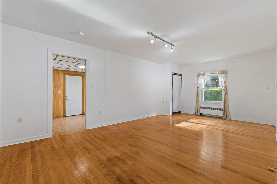 Photo of 39 Southbridge Rd