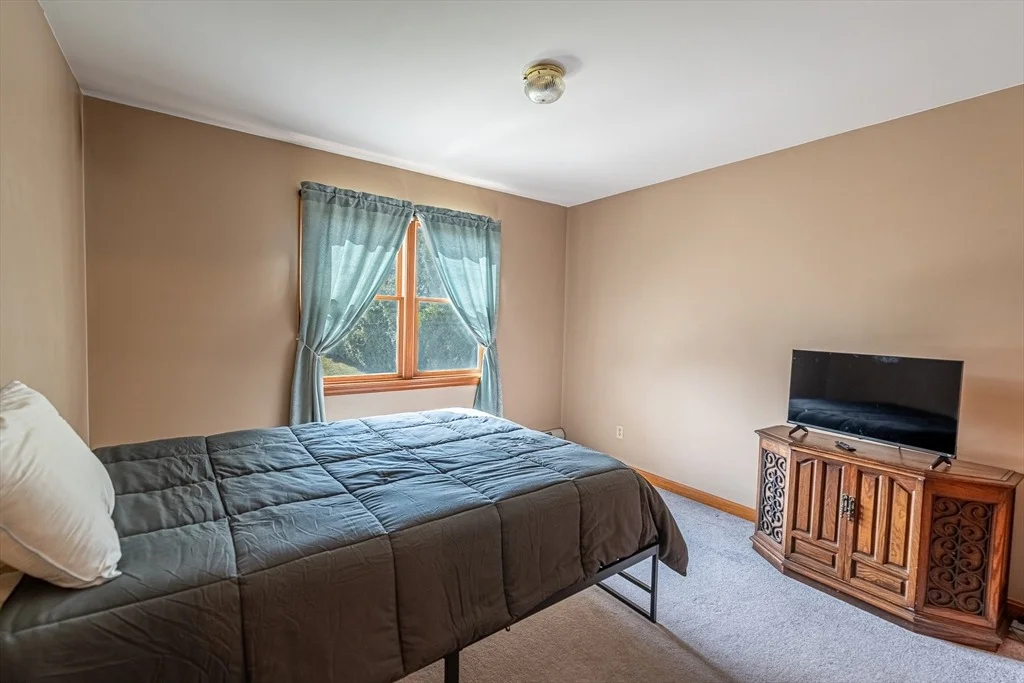 Photo of 3 Deerfield Ln
