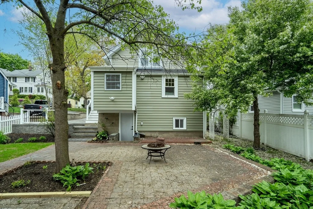 Photo of 20 Riverview St