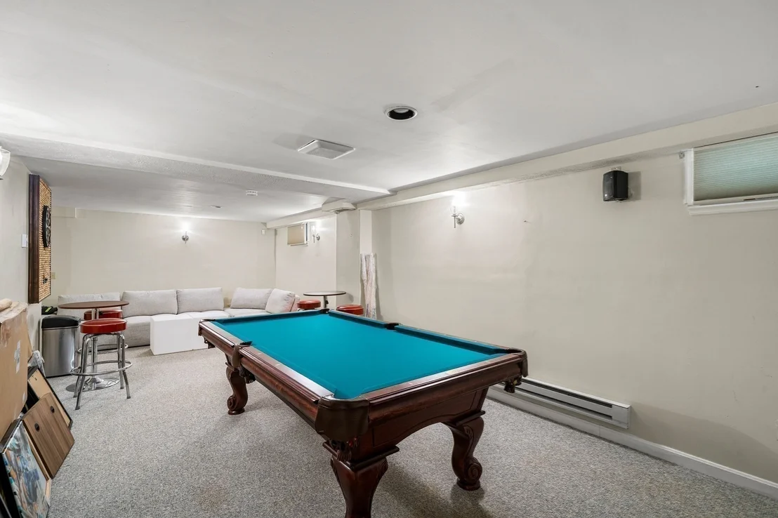 Photo of 6 Lexington Cir