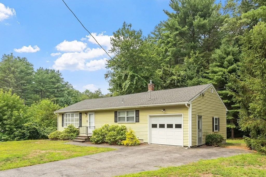 Photo of 374 Mill St Ext