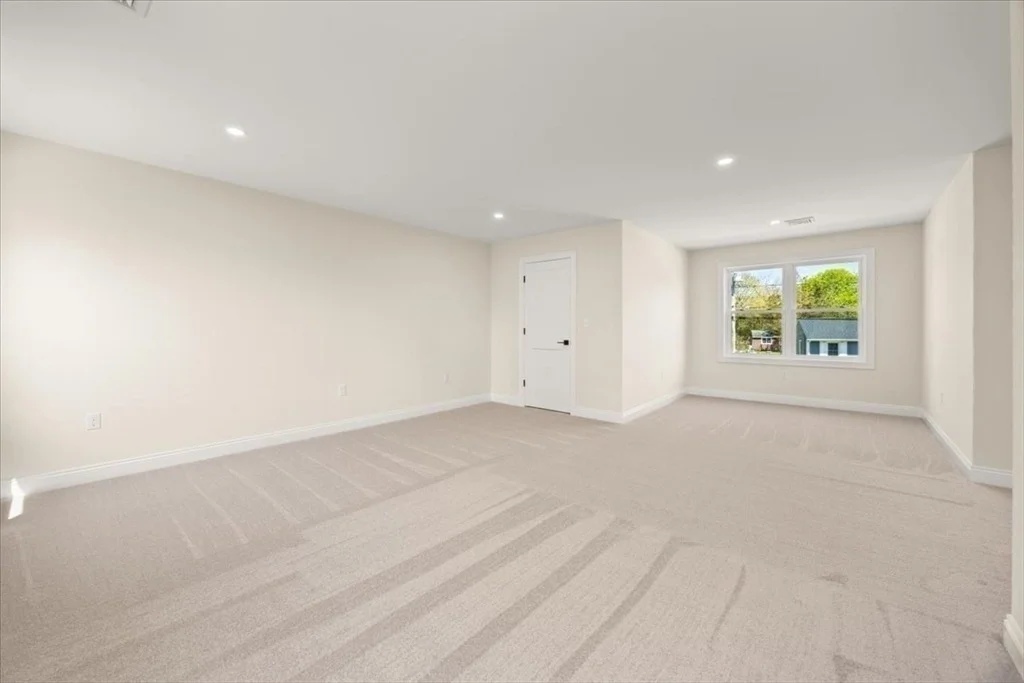 Photo of 12 Valley Run Dr