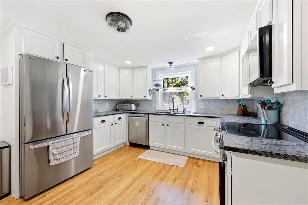 Photo of 77 Carmody Rd