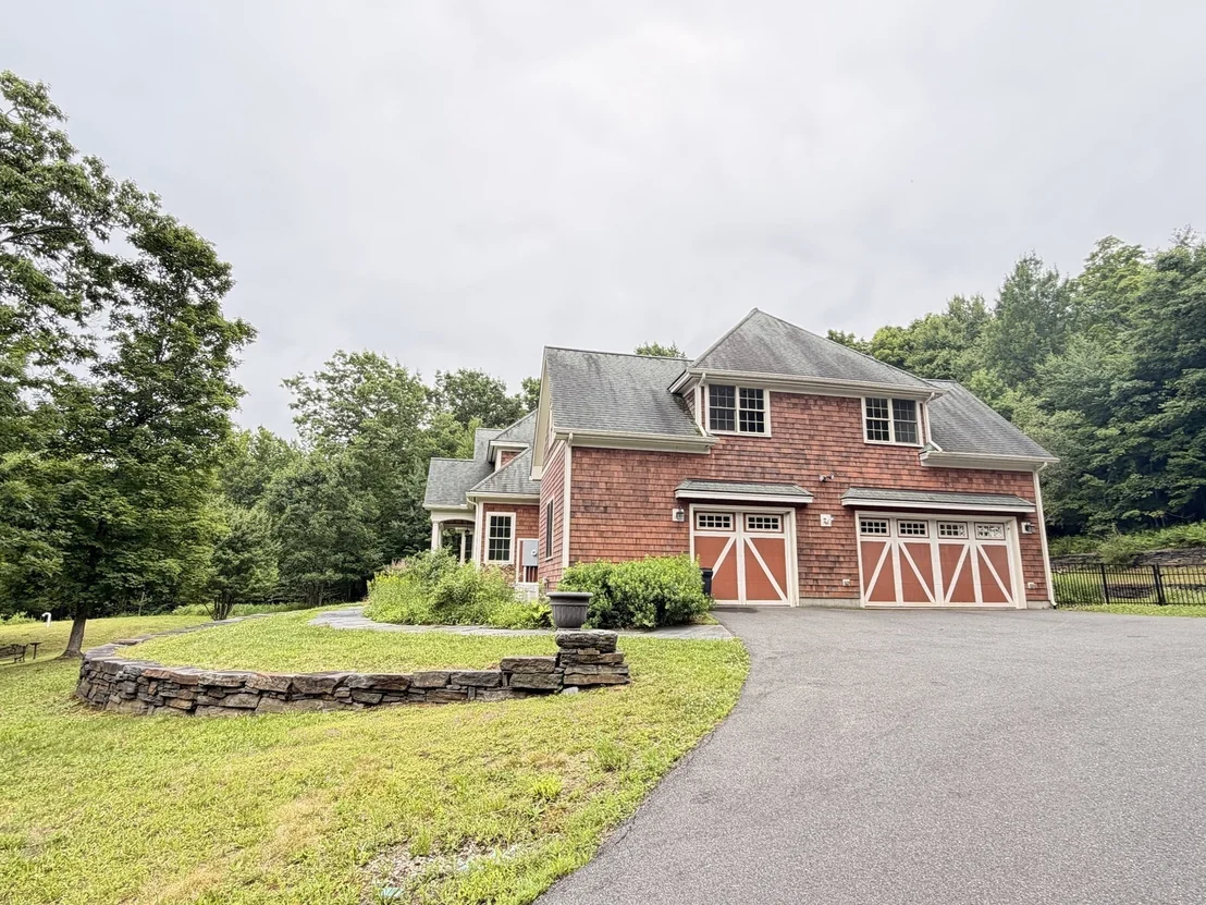 Photo of 366 West Rd