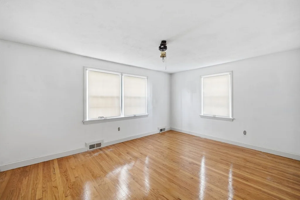 Photo of 15 Kingoke Ln