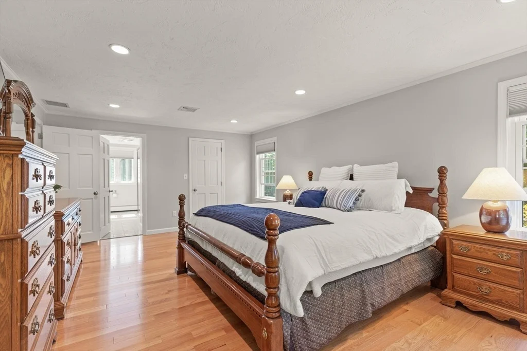 Photo of 9 Bogastow Circle