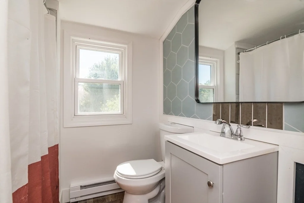 Photo of 379 Roosevelt Ave