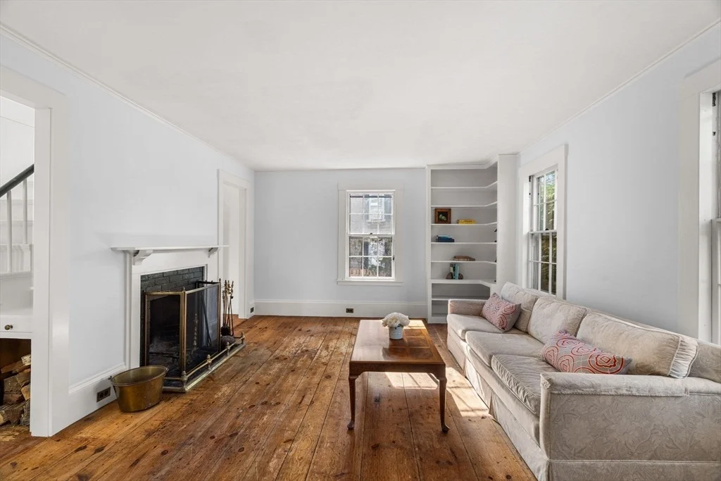 Photo of 486 Main St