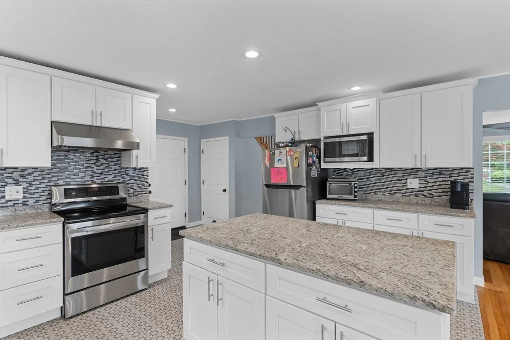 Photo of 10 Wesley Dr